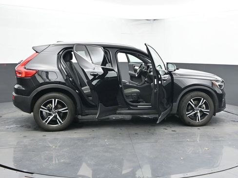 Used 2025 Volvo XC40 B5 Core AWD/4WD image 41