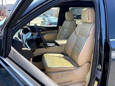 Used 2021 Cadillac Escalade Premium Luxury AWD/4WD image 24