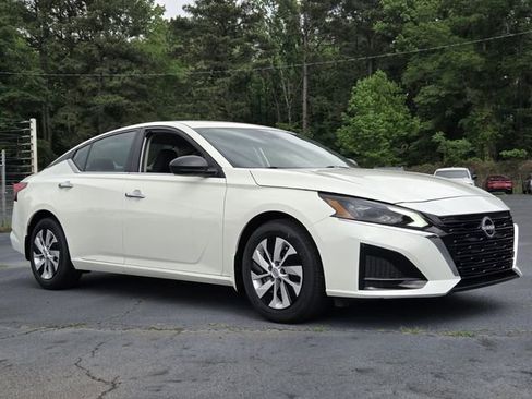 Certified 2025 Nissan Altima 2.5 S FWD image 7