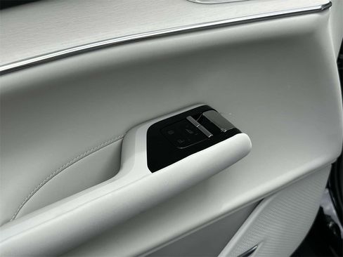 New 2025 Volvo EX90 Ultra image 16