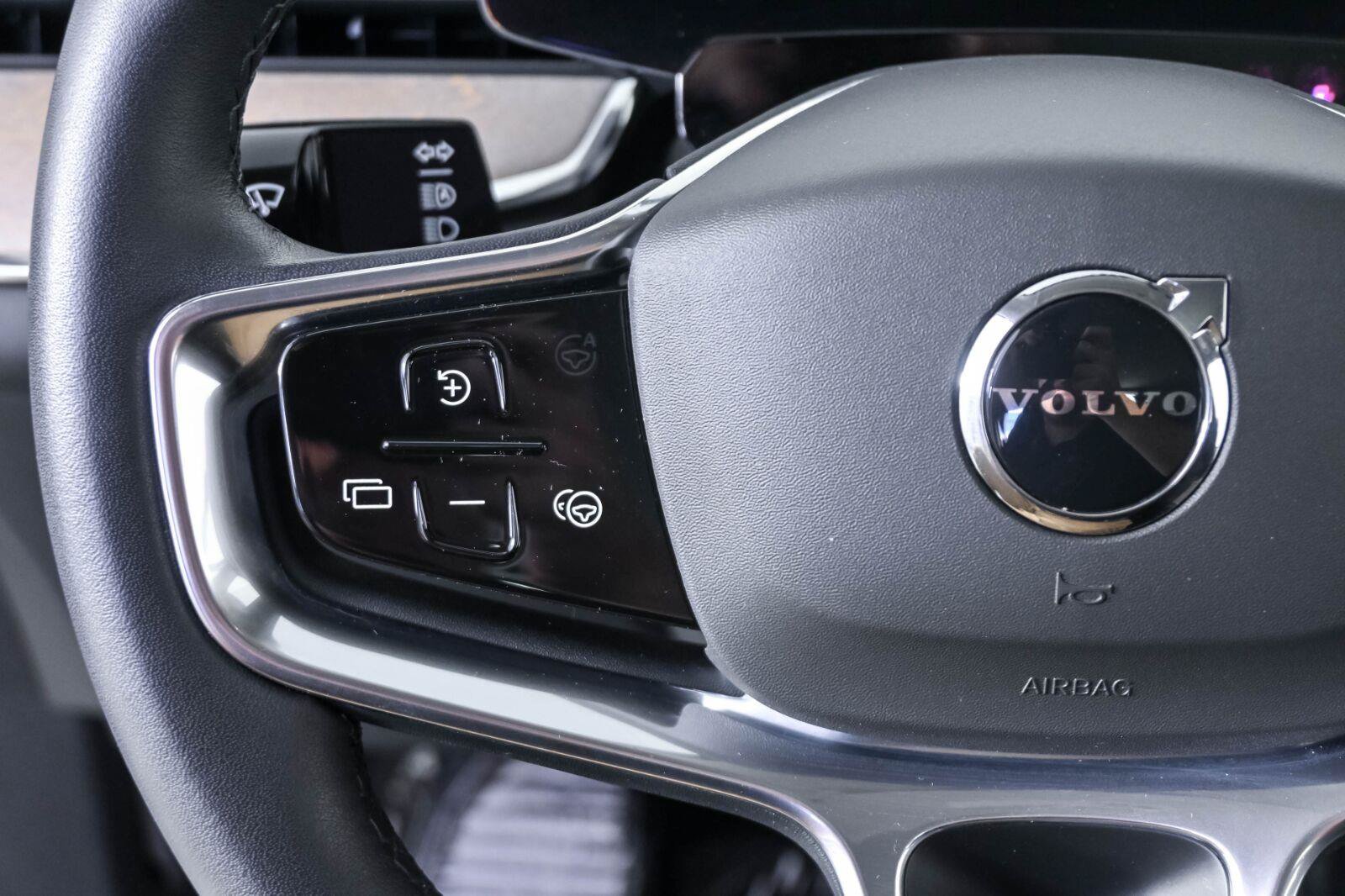 Certified 2025 Volvo EX90 Plus AWD/4WD image 10
