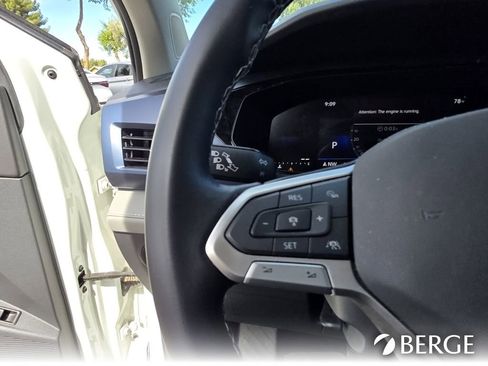 Used 2024 Volkswagen Taos SE FWD image 24