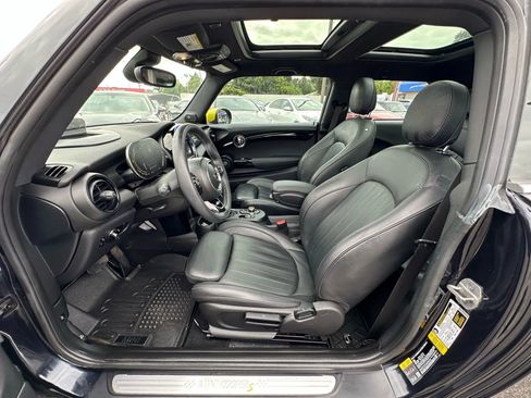 Used 2021 MINI Cooper SE w/ 8.8" Touchscreen Nav Package image 10