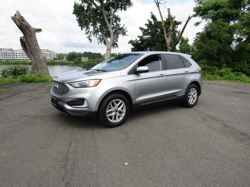 Used 2024 Ford Edge SEL AWD/4WD image 2