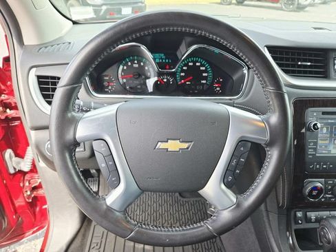 Used 2017 Chevrolet Traverse LT FWD image 18