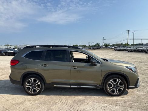 Used 2024 Subaru Ascent Limited w/ Technology Package AWD/4WD image 9