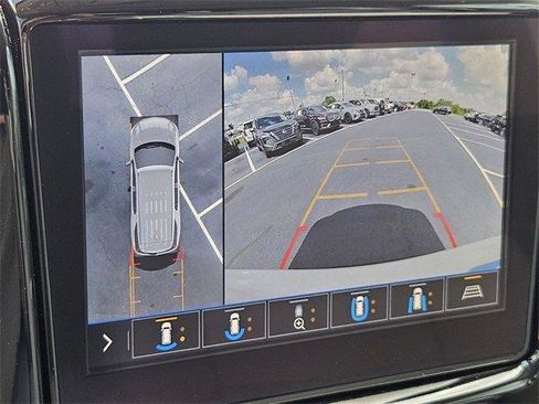 Certified 2021 Chevrolet Traverse LT w/ LT Premium Package image 23