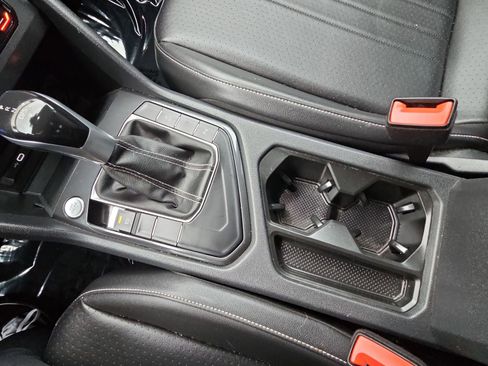 Used 2022 Volkswagen Tiguan SE R-Line image 26