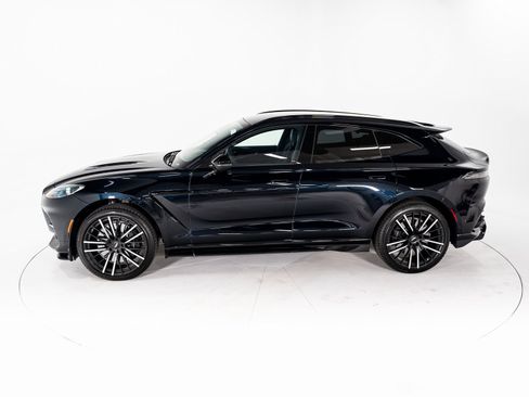 Used 2025 Aston Martin DBX 707 image 2