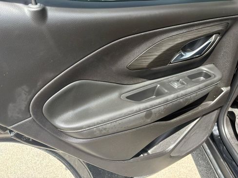 Used 2024 GMC Terrain SLE w/ Driver Convenience Package image 31