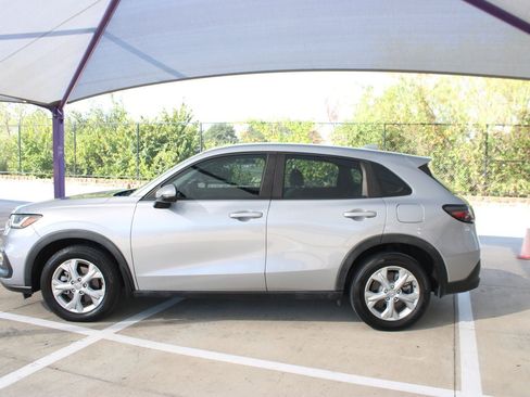Used 2024 Honda HR-V LX image 2