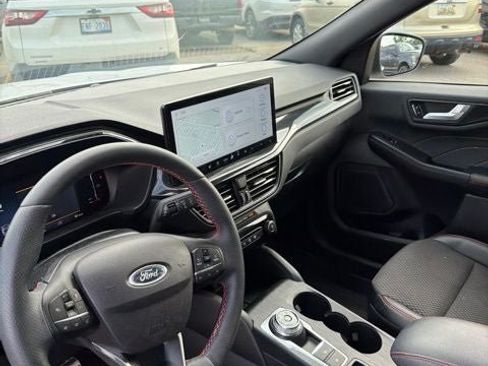 Used 2023 Ford Escape ST-Line w/ Tech Pack #1 AWD/4WD image 10