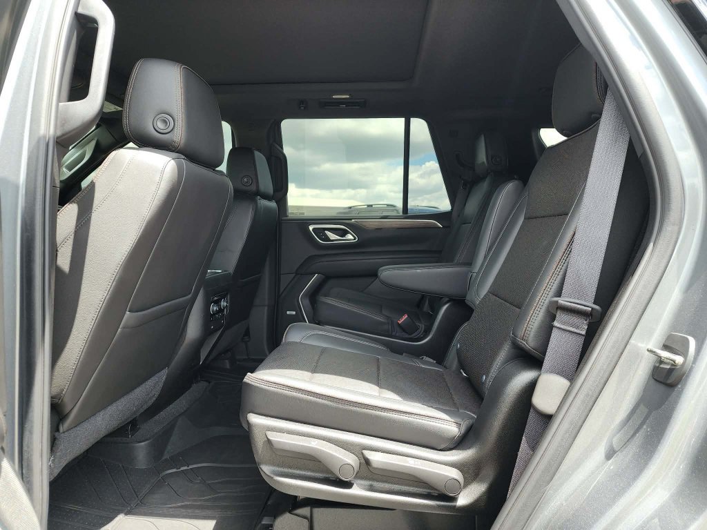 Used 2021 Chevrolet Tahoe High Country w/ Premium Package RWD image 17