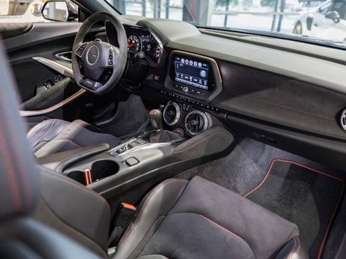 Used 2018 Chevrolet Camaro ZL1 image 32