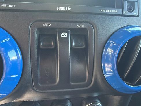 Used 2016 Jeep Wrangler Sport AWD/4WD image 17