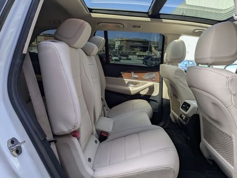 Used 2022 Mercedes-Benz GLS 450 4MATIC image 29