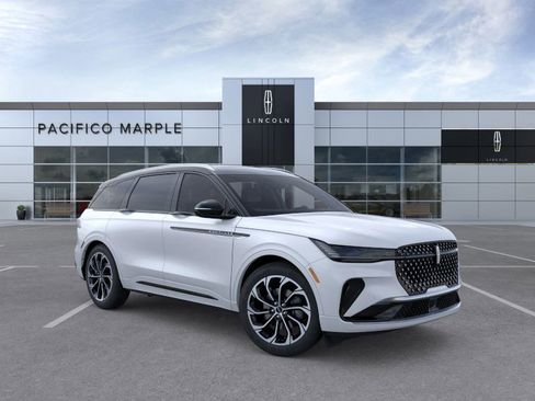 New 2026 Lincoln Nautilus Reserve image 7