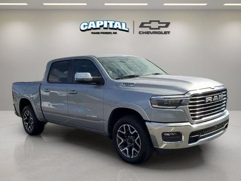 Used 2025 RAM 1500 Laramie AWD/4WD image 7