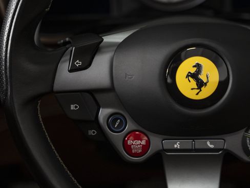 Used 2021 Ferrari Portofino RWD image 37