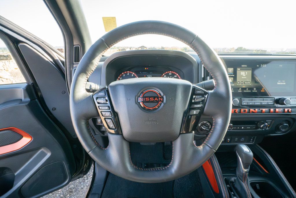 Used 2026 Nissan Frontier PRO-4X AWD/4WD image 15