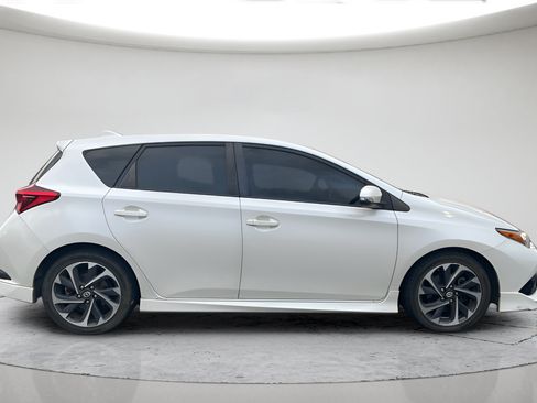Used 2016 Scion iM FWD image 2
