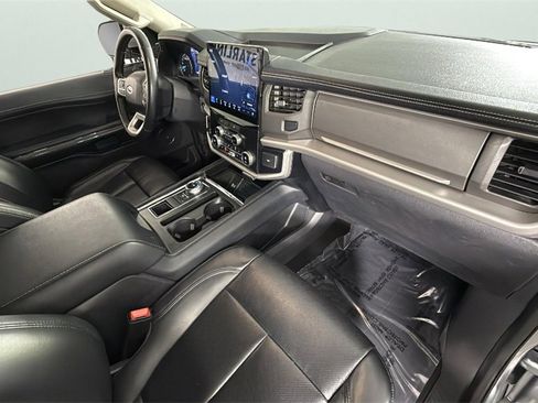 Used 2024 Ford Expedition XLT image 31