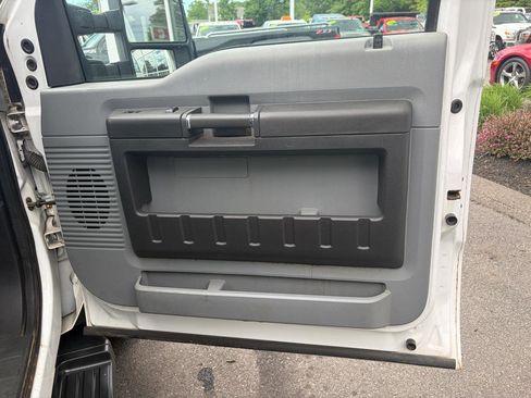 Used 2016 Ford F550 4x4 Crew Cab Super Duty image 43
