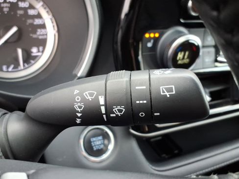 Used 2022 Toyota Highlander XLE image 28