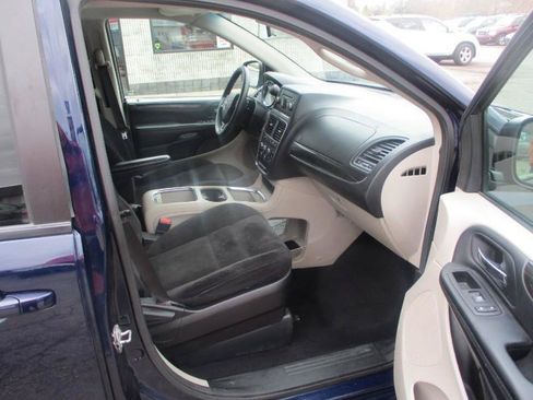 Used 2016 Dodge Grand Caravan SXT FWD image 7