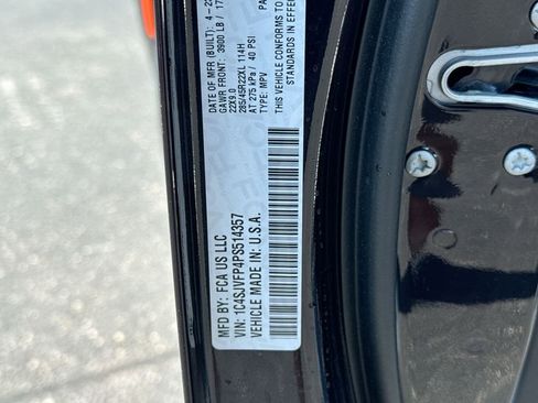 Used 2023 Jeep Grand Wagoneer Series II image 30