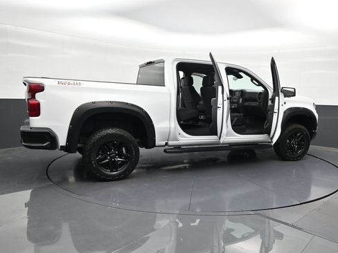 Used 2024 Chevrolet Silverado 1500 Custom Trail Boss AWD/4WD image 31