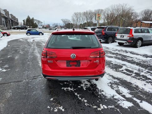 Used 2017 Volkswagen Golf Alltrack SEL image 4