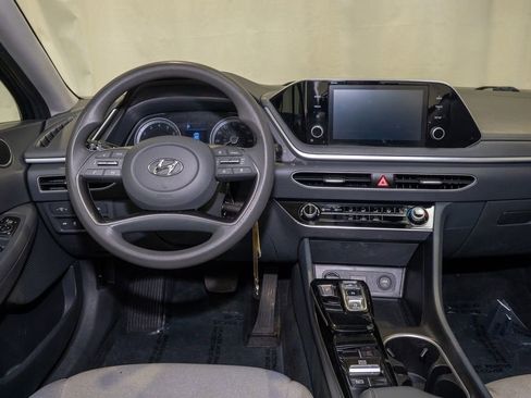 Used 2021 Hyundai Sonata SE image 2
