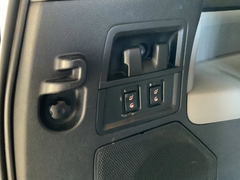 Used 2013 Toyota Sequoia Platinum AWD/4WD image 35