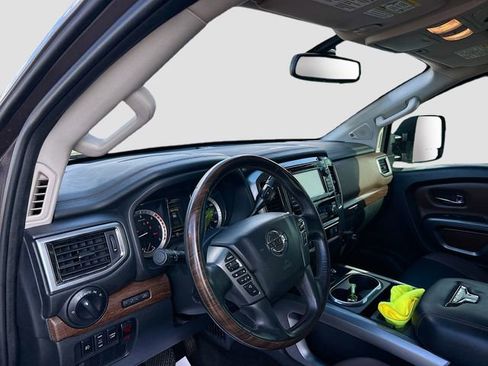 Used 2018 Nissan Titan Platinum Reserve w/ Platinum Utility Package AWD/4WD image 6
