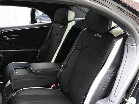 New 2025 Bentley Flying Spur Plug-In Hybrid image 11