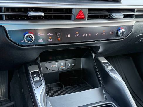 Used 2024 Kia Sorento S AWD/4WD image 24