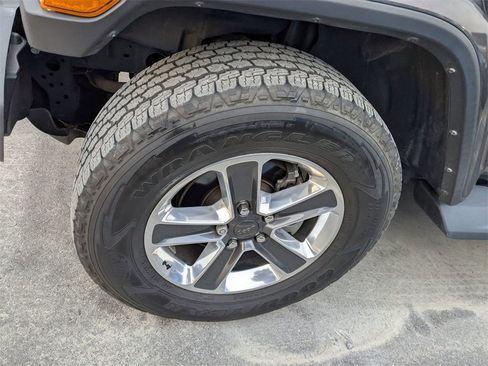 Used 2022 Jeep Wrangler Unlimited Sahara w/ Cold Weather Group image 3