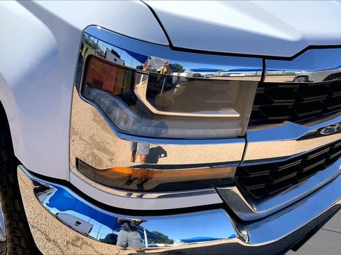 Used 2017 Chevrolet Silverado 1500 LT w/ LT Eassist Package RWD image 28