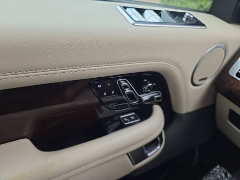 Used 2020 Land Rover Range Rover HSE AWD/4WD image 28