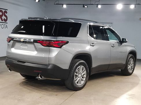 Used 2023 Chevrolet Traverse LT FWD image 7