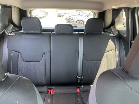 Used 2023 Jeep Renegade Altitude AWD/4WD image 52