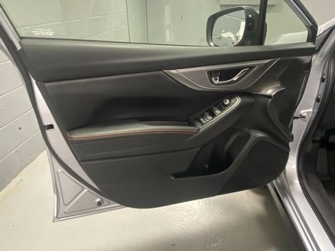 Used 2023 Subaru Crosstrek 2.5i Limited w/ Moonroof Package image 7