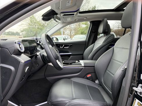 Used 2023 Mercedes-Benz GLC 300 4MATIC image 11