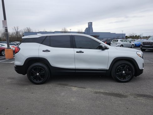Used 2019 GMC Terrain SLE image 17