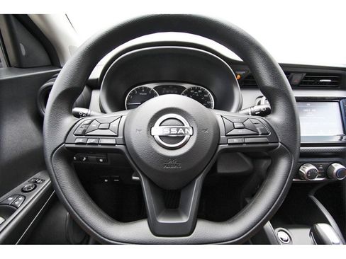 New 2025 Nissan Kicks Play S image 13