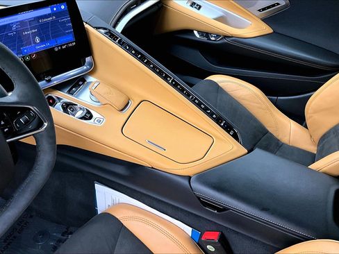 Used 2021 Chevrolet Corvette Stingray Preferred Cpe w/ Z51 Performance Package image 15