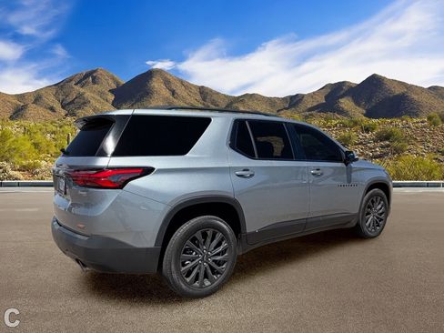 Used 2023 Chevrolet Traverse RS FWD image 4