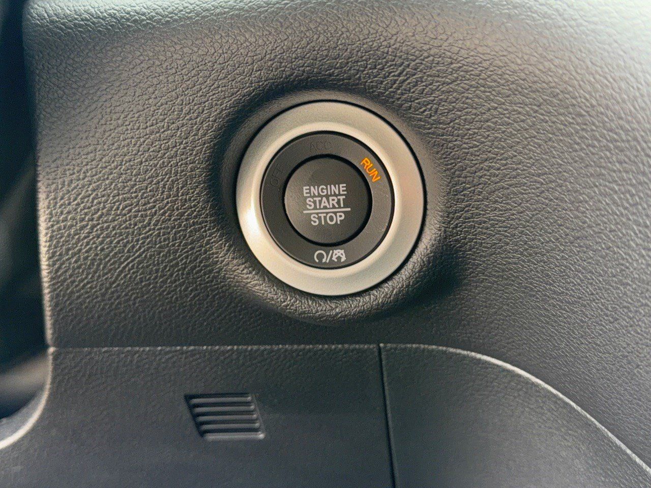 New 2027 Chrysler Pacifica Select FWD image 20