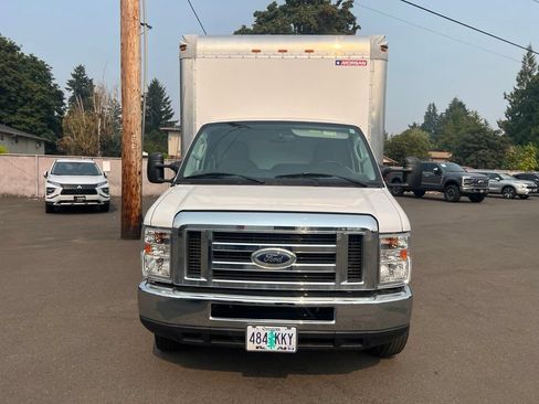 Used 2017 Ford E-350 and Econoline 350 Super Duty w/ Power Windows & Locks Group RWD image 3